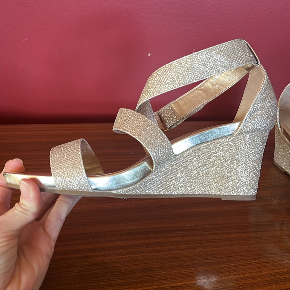 Like new Dream Paris gold sparkling Strappy sandals - Picture 3 of 16